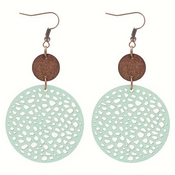 3/$25 NEW BOUTIQUE Faux Leather Mint Laser Cut Drop Dangle Boho Chic Earrings - Picture 6 of 6